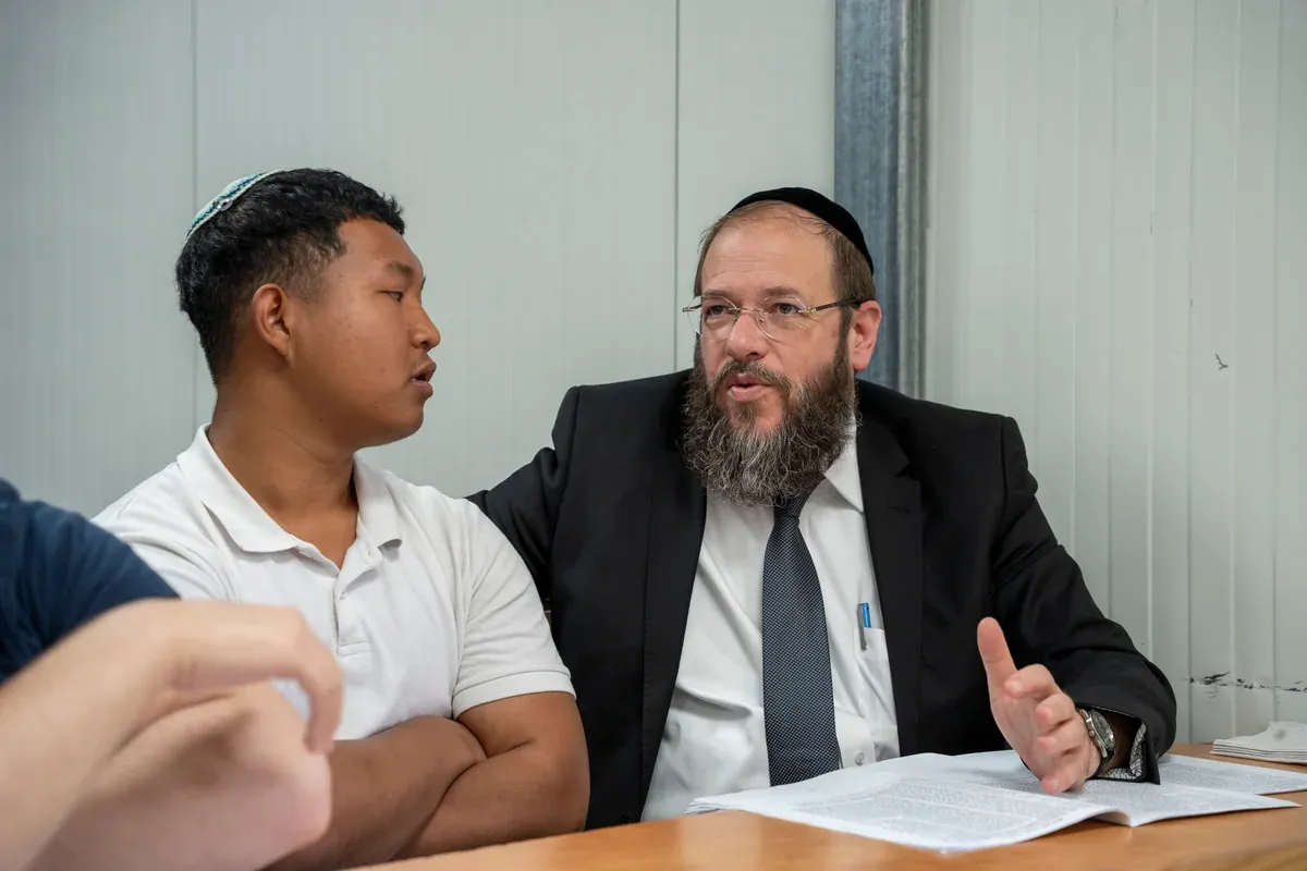 דיוקן של רב מצוות הרשת